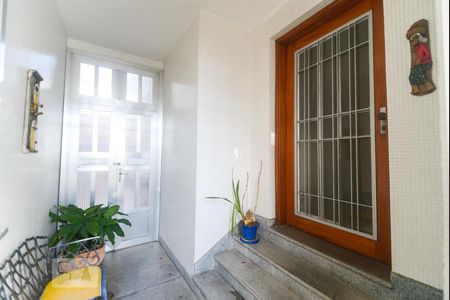 Casa à venda com 300m², 3 quartos e 5 vagas Casa à venda com 300m², 3 quartos e 5 vagasFachada