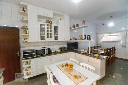 Casa à venda com 300m², 3 quartos e 5 vagas Casa à venda com 300m², 3 quartos e 5 vagasCozinha