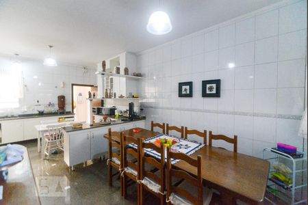 Casa à venda com 300m², 3 quartos e 5 vagas Casa à venda com 300m², 3 quartos e 5 vagasCozinha