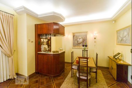 Casa à venda com 300m², 3 quartos e 5 vagas Casa à venda com 300m², 3 quartos e 5 vagasSala