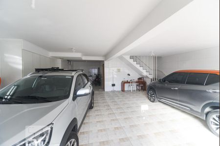 Casa à venda com 300m², 3 quartos e 5 vagas Casa à venda com 300m², 3 quartos e 5 vagasGaragem