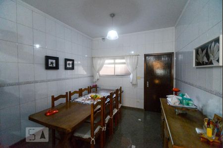 Casa à venda com 300m², 3 quartos e 5 vagas Casa à venda com 300m², 3 quartos e 5 vagasCozinha