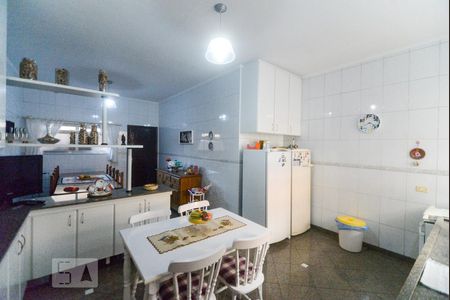 Casa à venda com 300m², 3 quartos e 5 vagas Casa à venda com 300m², 3 quartos e 5 vagasCozinha