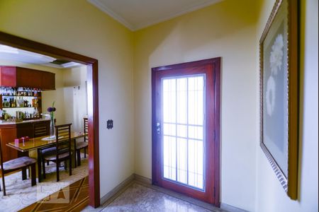 Casa à venda com 300m², 3 quartos e 5 vagas Casa à venda com 300m², 3 quartos e 5 vagasHall de Entrada