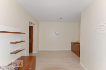 Sala de apartamento para alugar com 2 quartos, 70m² em Tijuca, Rio de Janeiro