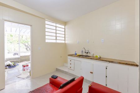 Casa à venda com 360m², 4 quartos e 3 vagas Casa à venda com 360m², 4 quartos e 3 vagasCozinha