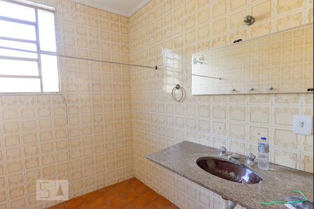 Casa à venda com 360m², 4 quartos e 3 vagas Casa à venda com 360m², 4 quartos e 3 vagasBanheiro