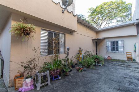 Casa à venda com 70m², 3 quartos e 1 vagaQuintal no fundo da casa