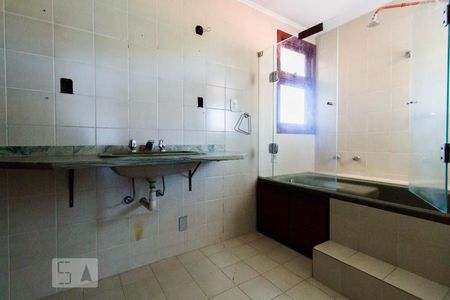 Apartamento à venda com 900m², 5 quartos e 2 vagas Apartamento à venda com 900m², 5 quartos e 2 vagasBanheiro da Suíte 3