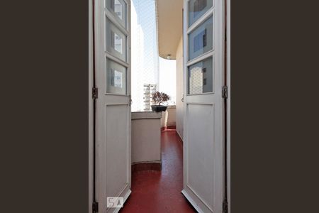 Apartamento à venda com 118m², 3 quartos e sem vagavaranda