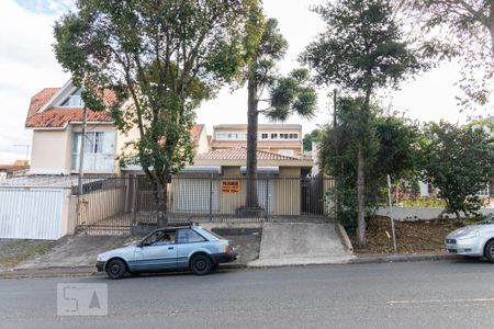 Casa para alugar com 250m², 4 quartos e 2 vagas Casa para alugar com 250m², 4 quartos e 2 vagasFachada da rua
