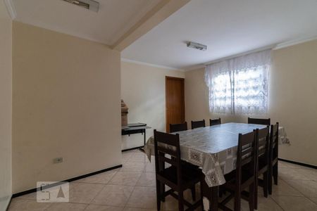 Casa para alugar com 250m², 4 quartos e 2 vagas Casa para alugar com 250m², 4 quartos e 2 vagasCopa