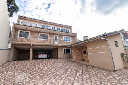 Casa para alugar com 250m², 4 quartos e 2 vagas Casa para alugar com 250m², 4 quartos e 2 vagasFachada