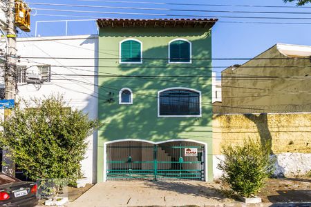 Casa para alugar com 90m², 2 quartos e 2 vagasFachada