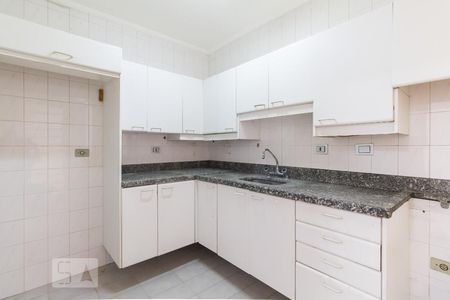 Casa para alugar com 90m², 2 quartos e 2 vagasCozinha