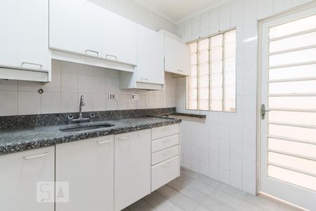 Casa para alugar com 90m², 2 quartos e 2 vagasCozinha
