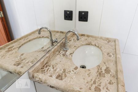 Apartamento à venda com 76m², 3 quartos e 1 vaga Apartamento à venda com 76m², 3 quartos e 1 vagaBanheiro suite