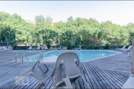 Apartamento à venda com 60m², 2 quartos e 1 vagaÁrea comum - Piscina