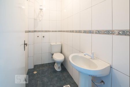 Banheiro de kitnet/studio para alugar com 1 quarto, 32m² em Centro, São Leopoldo