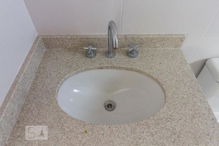 Apartamento à venda com 390m², 3 quartos e 2 vagas Apartamento à venda com 390m², 3 quartos e 2 vagasPia do Banheiro Suíte 2