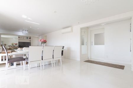 Apartamento para alugar com 160m², 3 quartos e 2 vagas Apartamento para alugar com 160m², 3 quartos e 2 vagasSala