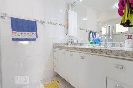 Apartamento para alugar com 160m², 3 quartos e 2 vagas Apartamento para alugar com 160m², 3 quartos e 2 vagasBanheiro da Suíte