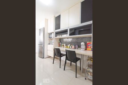 Apartamento para alugar com 160m², 3 quartos e 2 vagas Apartamento para alugar com 160m², 3 quartos e 2 vagasCozinha