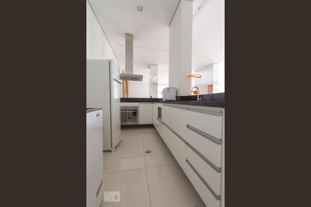 Apartamento para alugar com 160m², 3 quartos e 2 vagas Apartamento para alugar com 160m², 3 quartos e 2 vagasCopa do Salão de Festas