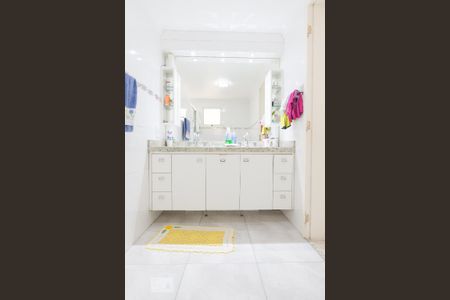 Apartamento para alugar com 160m², 3 quartos e 2 vagas Apartamento para alugar com 160m², 3 quartos e 2 vagasBanheiro da Suíte