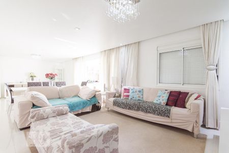 Apartamento para alugar com 160m², 3 quartos e 2 vagas Apartamento para alugar com 160m², 3 quartos e 2 vagasSala