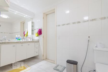 Apartamento para alugar com 160m², 3 quartos e 2 vagas Apartamento para alugar com 160m², 3 quartos e 2 vagasBanheiro da Suíte