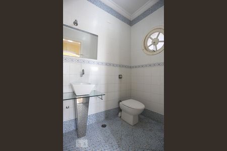 Lavabo de casa para alugar com 3 quartos, 311m² em Km 18, Osasco