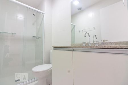 Banheiro de apartamento para alugar com 1 quarto, 40m² em Umuarama, Osasco