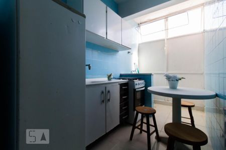 Cozinha de kitnet/studio para alugar com 1 quarto, 31m² em Centro Histórico, Porto Alegre