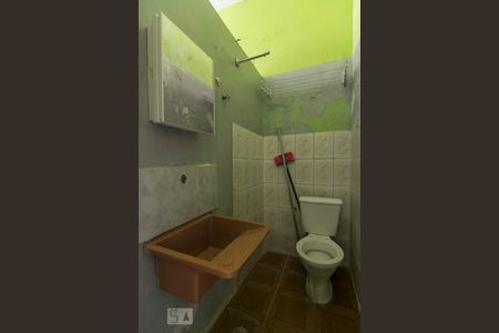 Banheiro de apartamento para alugar com 1 quarto, 26m² em Vila Prado, São Paulo