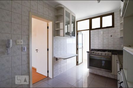 Apartamento à venda com 90m², 3 quartos e 2 vagasCozinha