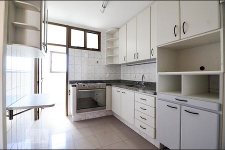 Apartamento à venda com 90m², 3 quartos e 2 vagasCozinha