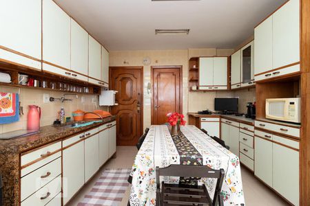 Apartamento à venda com 300m², 3 quartos e 4 vagasCozinha