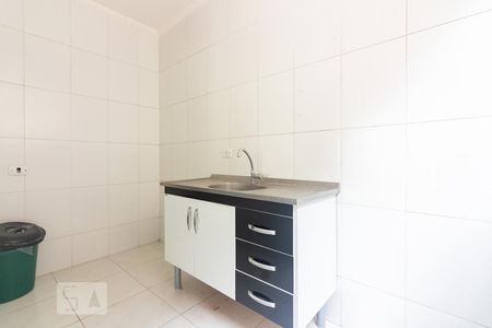 Cozinha de casa para alugar com 2 quartos, 60m² em Vila Yolanda, Osasco