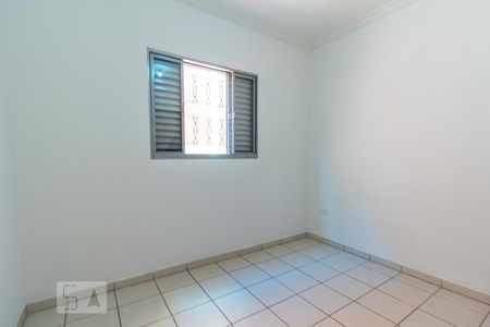 Quarto 1 de casa para alugar com 2 quartos, 88m² em Jardim dos Camargos, Barueri