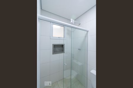 Banheiro de kitnet/studio para alugar com 1 quarto, 20m² em Rudge Ramos, São Bernardo do Campo