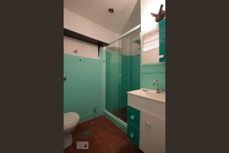 Banheiro de kitnet/studio para alugar com 1 quarto, 34m² em Vila Buarque, São Paulo
