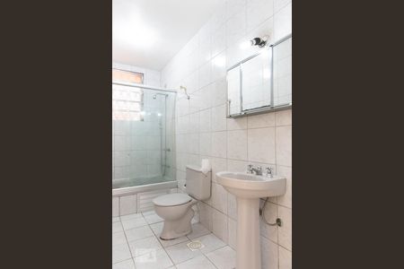 Banheiro de apartamento à venda com 2 quartos, 96m² em Rio Branco, Porto Alegre