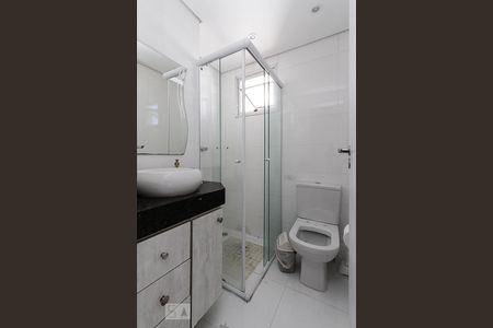 Banheiro de apartamento para alugar com 2 quartos, 50m² em Quarta Parada, São Paulo