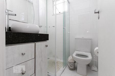 Banheiro de apartamento para alugar com 2 quartos, 50m² em Quarta Parada, São Paulo