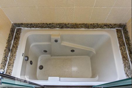 Apartamento à venda com 126m², 4 quartos e 2 vagasBanheiro da Suíte