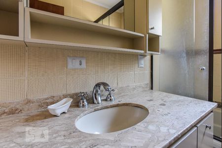 Apartamento à venda com 126m², 4 quartos e 2 vagasBanheiro da Suíte