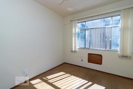 Apartamento à venda com 77m², 2 quartos e 1 vagaQuarto 1
