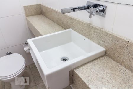 Apartamento para alugar com 110m², 3 quartos e 2 vagas Apartamento para alugar com 110m², 3 quartos e 2 vagasDetalhe do Lavabo