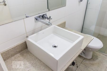 Apartamento para alugar com 110m², 3 quartos e 2 vagas Apartamento para alugar com 110m², 3 quartos e 2 vagasDetalhe do Banheiro do Corredor